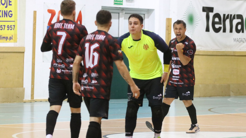 Wyciągnęliśmy ten mecz. Pierwsza wyjazdowa wygrana Red Devils Chojnice w tym sezonie. Czerwone Diabły wygrały 43 z Futbalo Białystok