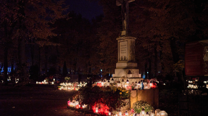 W weekend 25-26.10 rusza kolejna zbiórka na ratowanie cmentarnych zabytków w Chojnicach
