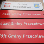   | Czy będą konsekwencje dla urzędnika z Przechlewa, kt&oacute;ry szarpał ucznia? Radna pyta w&oacute;jta