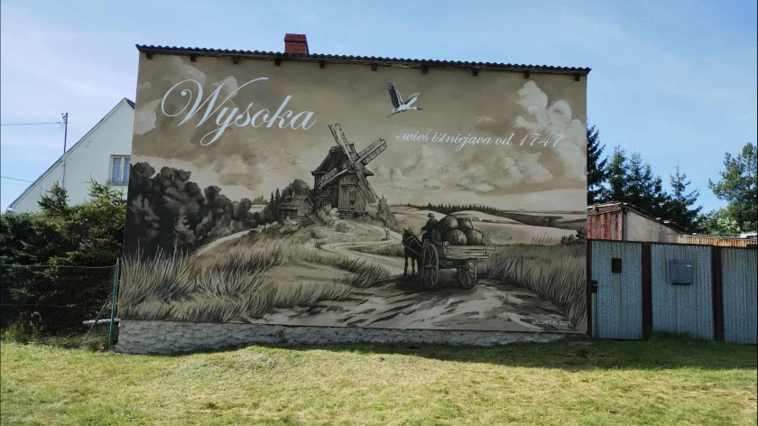 Jest kolejny mural w sołectwie Wysoka w gminie Cekcyn. Nawiązuje do historii wsi, a konkretnie do istniejącego tu dawniej młyna
