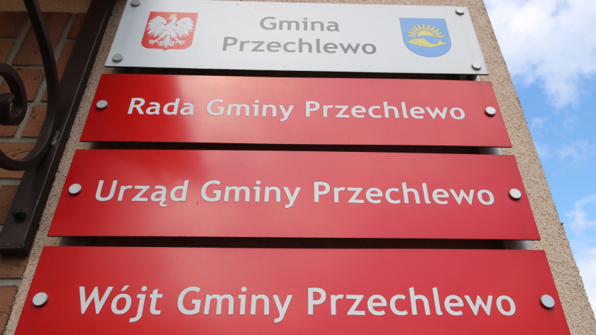 Czy będą konsekwencje dla urzędnika z Przechlewa, który szarpał ucznia? Radna pyta wójta