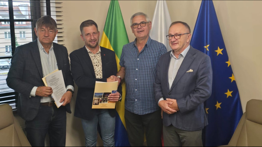 Ulica Wąska w Charzykowach do utwardzenia. Jest już umowa z wykonawcą. Prace mają potrwać 60 dni od momentu przekazania planu budowy