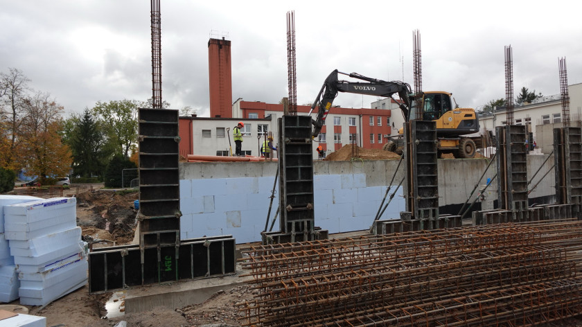 Trwa budowa Zakładu Opiekuńczo-Leczniczego przy Szpitalu Powiatowym w Więcborku. Termin nie jest zagrożony FOTO
