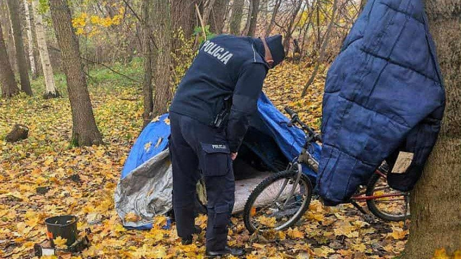 Kościerscy policjanci kontrolują miejsca pobytu osób bezdomnych. Apelują też do mieszkańców o reagowanie