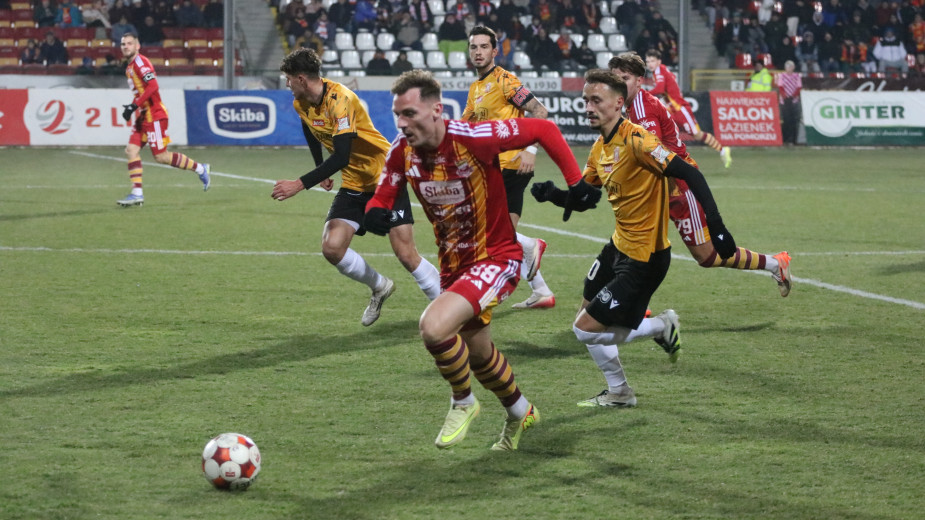Chojniczanka podejmuje sąsiada z tabeli II ligi. Trwa mecz z Resovią Rzeszów RELACJA