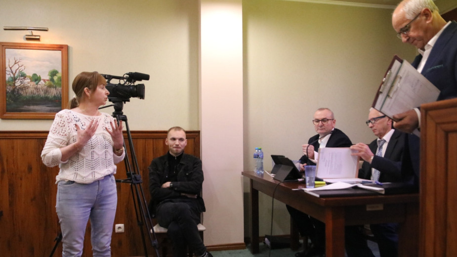 Protesty nie powstrzymały radnych. Centrum Wsparcia Rodziny i Dziecka w Czarnem zlikwidowane REPORTAŻ, FOTO