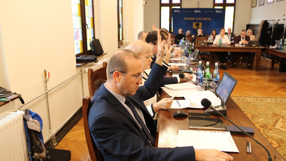 Starosta chojnicki z wyższym wynagrodzeniem. Uchwała skrytykowana przez opozycję