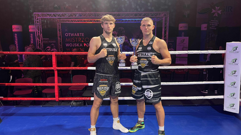 Bracia Damian i Dominik Janikowscy z Ogorzelin bokserskimi wicemistrzami Wojska Polskiego. Mają też brąz w drużynie