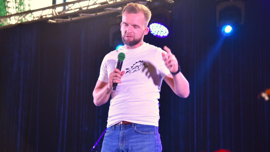 Nie dostał zapłaty za występ, bo żartował z burmistrza? Zgrzyt po Gminnym Dniu Seniora w Czersku