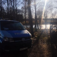   | Zastrzelił z broni myśliwskiej dwa psy, bo nie radził sobie z opieką nad nimi. Człuchowska policja zatrzymała 70-latka