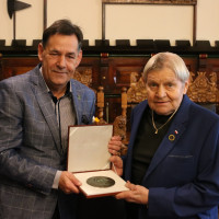 | "Ku chwale Chojnic". Tytuł Zasłużonego Obywatela Miasta Chojnice na 80. urodziny. Kazimierz Poteracki oficjalnie uhonorowany (FOTO)