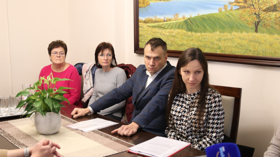 Mieszkańcy Chojniczek nie chcą masztu telefonii komórkowej przy ul. Chojnickiej. Spotkali się w tej sprawie z wójtem