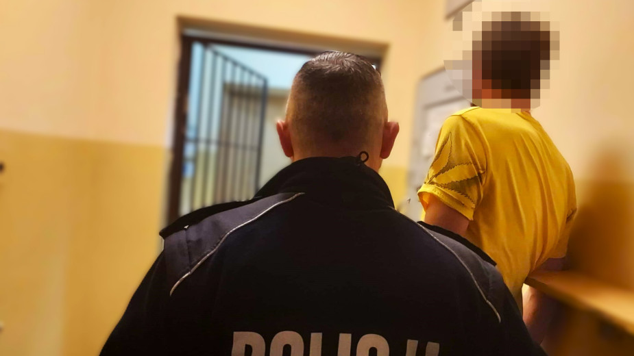 Policjanci z powiatu kościerskiego zatrzymali dwóch poszukiwanych mężczyzn