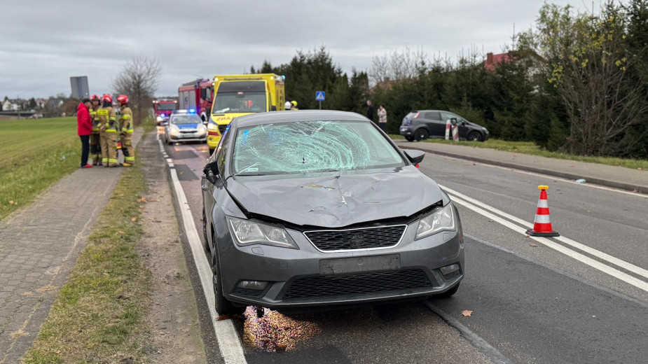 15-latka w ciężkim stanie po potrąceniu na drodze wojewódzkiej 212 w Lipnicy. Do szpitala zabrał ją śmigłowiec