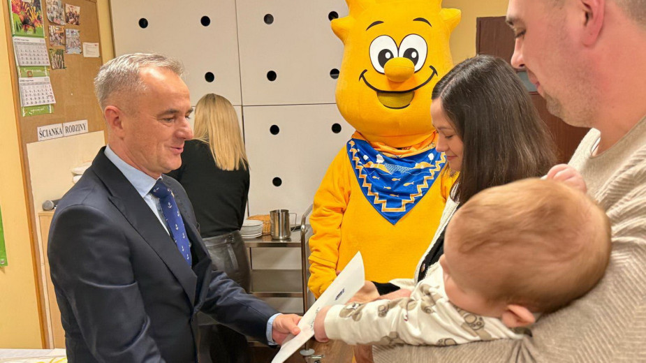 Władze Sępólna Krajeńskiego przywitały nowo narodzonych mieszkańców gminy FOTO