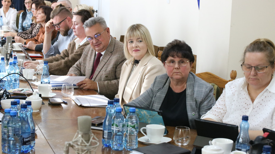 Burmistrz Debrzna Marta Urbańska odpowiada radnemu Marcinowi Lemańczykowi w sprawie podwyżki opłat za wodę i ścieki