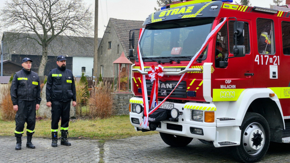 Druhowie z OSP w Malachinie zamienili STAR-a na nowsze auto. Wóz bojowy kosztował prawie 350 tys. zł