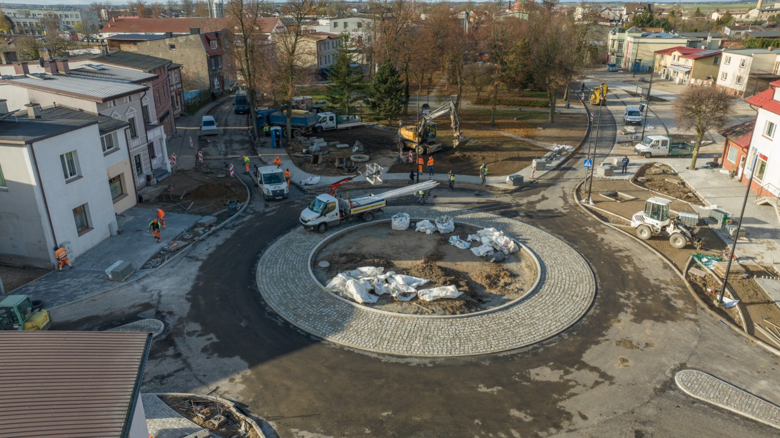 Na ukończeniu jest przebudowa dr&oacute;g w centrum Brus. Pozostała jedynie kosmetyka, a organizacja ruchu wraca do normy