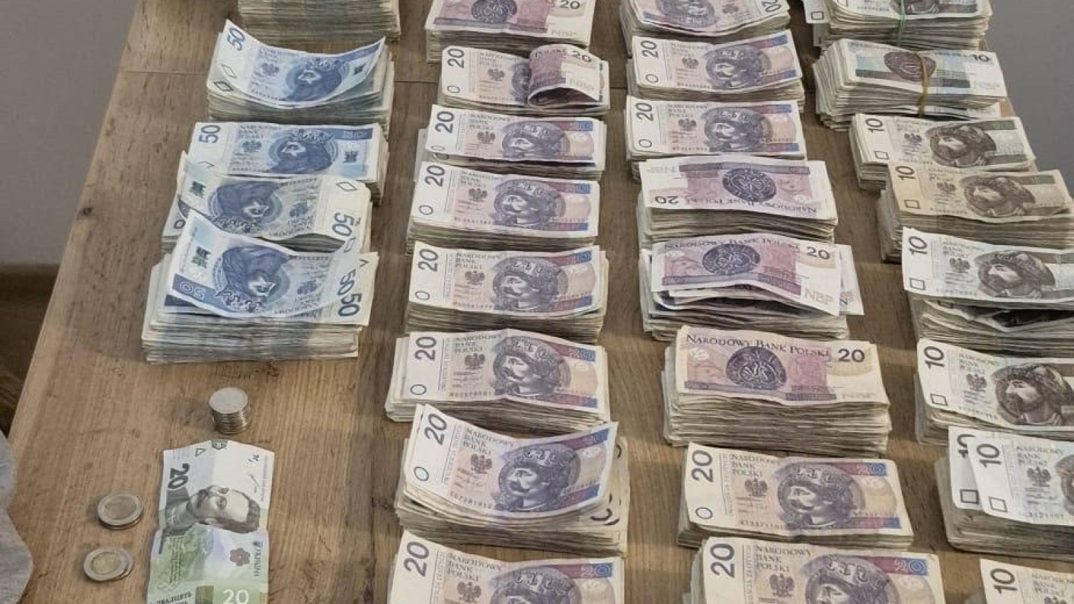 W Wigilię włamywacz ukradł ponad milion złotych. Złodziej szybko wpadł w ręce bytowskich policjant&oacute;w (WIDEO)