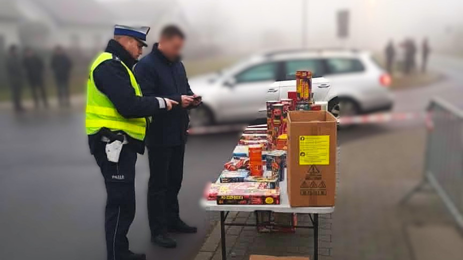 Policjanci kontrolują punkty sprzedaży fajerwerków. Apelują też o rozsądek podczas zbliżającej się zabawy sylwetowej