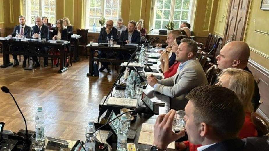 Bez głosu sprzeciwu, przy 14 głosach za i 4 wstrzymujących się, gmina Bytów uchwaliła budżet na 2026 rok