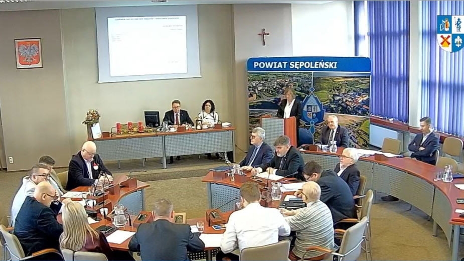Rada Powiatu Sępoleńskiego przyjęła budżet na 2026 rok. Wszystkie opinie były pozytywne. Wyrazy szacunku dla pani skarbnik, dla pana starosty