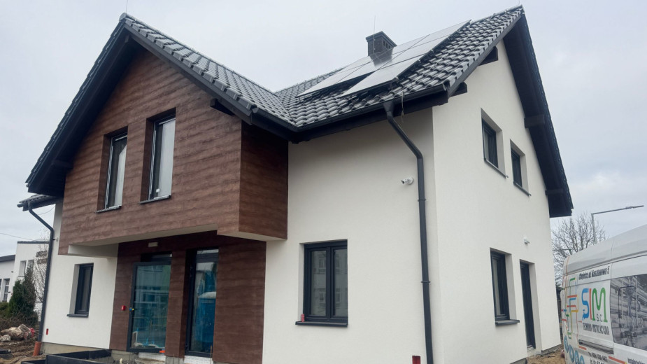 Gmina Konarzyny przedłużyła wykonawcy termin zakończenia budowy obiektu przy ulicy Szkolnej. Pojawiły się rzeczy, które trudno było przewidzieć w momencie, kiedy podpisywaliśmy umowę