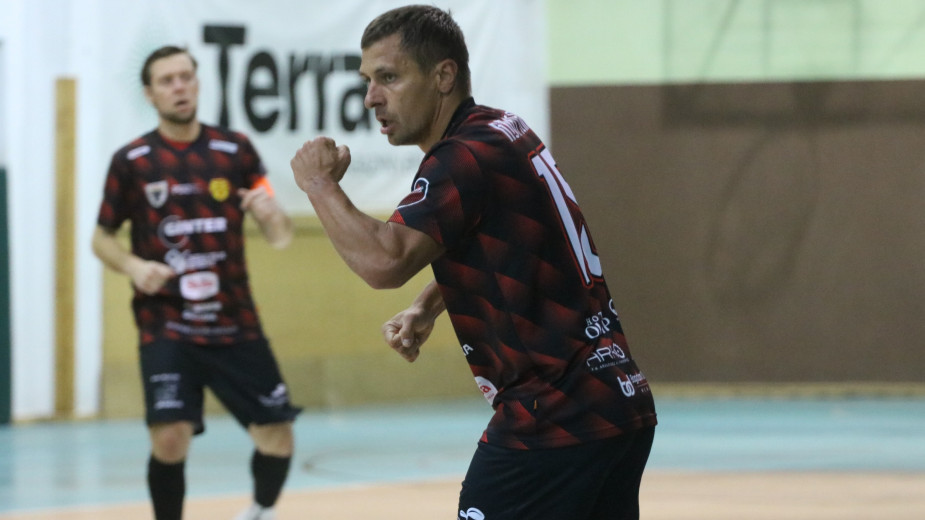 Red Devils Chojnice na czwartym miejscu w I lidze na półmetku sezonu. W ostatnim w tym roku meczu Czerwone Diabły wygrały z Toruńską Akademią Futsalu