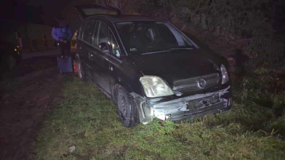 Nocna kolizja w Ciecholewach, w gminie Konarzyny. Kierowca opla nie miał prawa jazdy