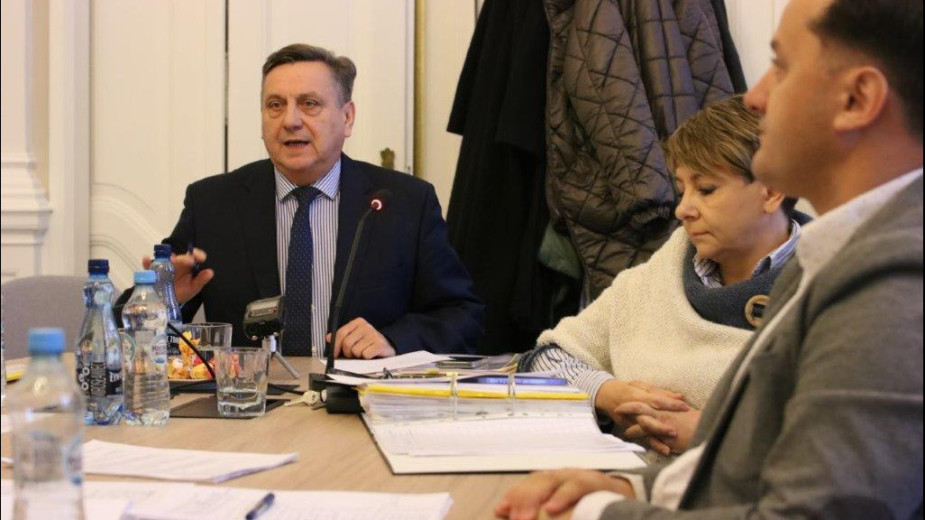 Burmistrz Człuchowa i klub Każdy Jest Ważny spierają się o budżet na przyszły rok. Macie ochotę iść na zwarcie? kontra Ja tego nie traktuję jako wojnę REPORTAŻ