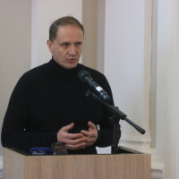   | Inwestor od kurnik&oacute;w w Dębnicy po raz pierwszy zabrał publicznie głos. "Staram się o rozw&oacute;j dla Człuchowa"