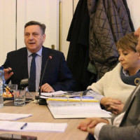 | Burmistrz Człuchowa i klub "Każdy Jest Ważny" spierają się o budżet na przyszły rok. "Macie ochotę iść na zwarcie?" kontra "Ja tego nie traktuję jako wojnę" (REPORTAŻ)