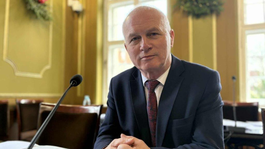 Wynagrodzenie burmistrza Bytowa będzie wyższe. Uchwałę w tej sprawie, przy dwóch głosach wstrzymujących się, podjęli radni podczas ostatniej sesji