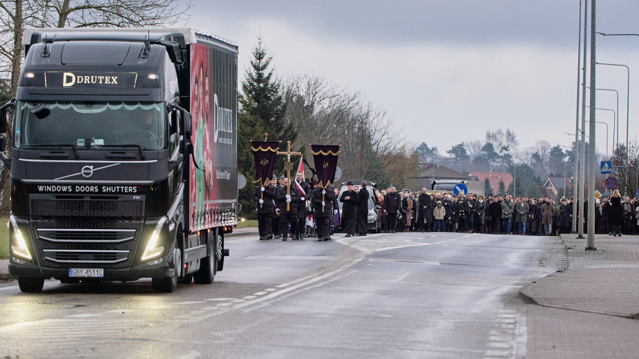 Rodzina, pracownicy i mieszkańcy Bytowa pożegnali założyciela Drutexu Leszka Gierszewskiego FOTO