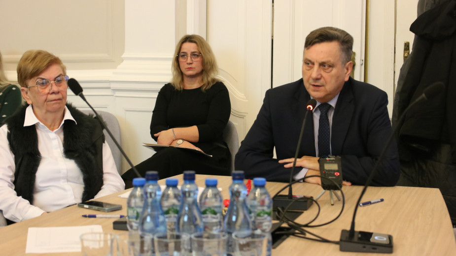 Radni uznali za zasadną skargę pracowników na dyrektor człuchowskiego MOPS. Burmistrz zapowiada powołanie specjalnego zespołu