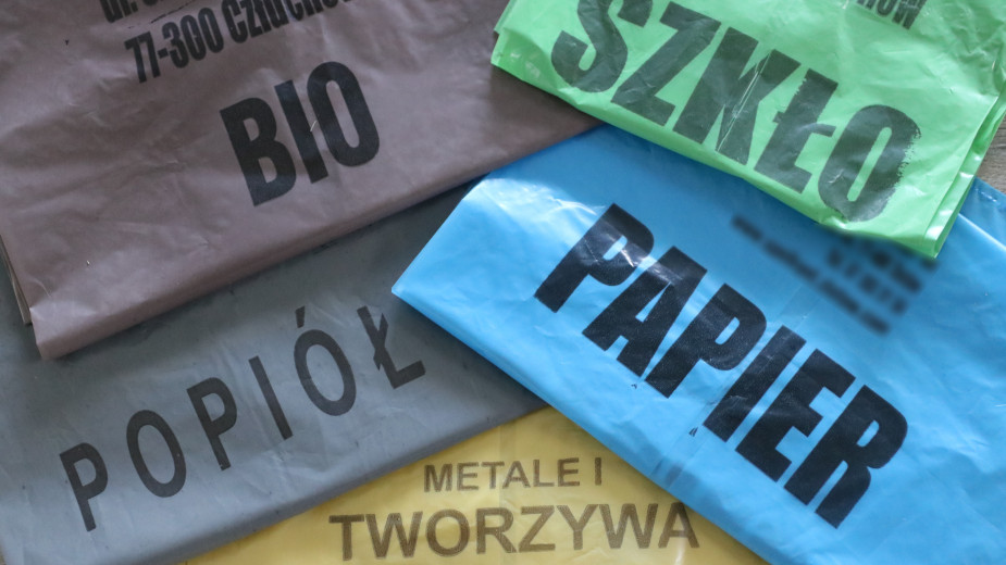 W gminie Człuchów podwyższają podatek śmieciowy i łatają ponad 600 tys. zł dziury w systemie. Będzie drożej o 6 zł na miesiąc