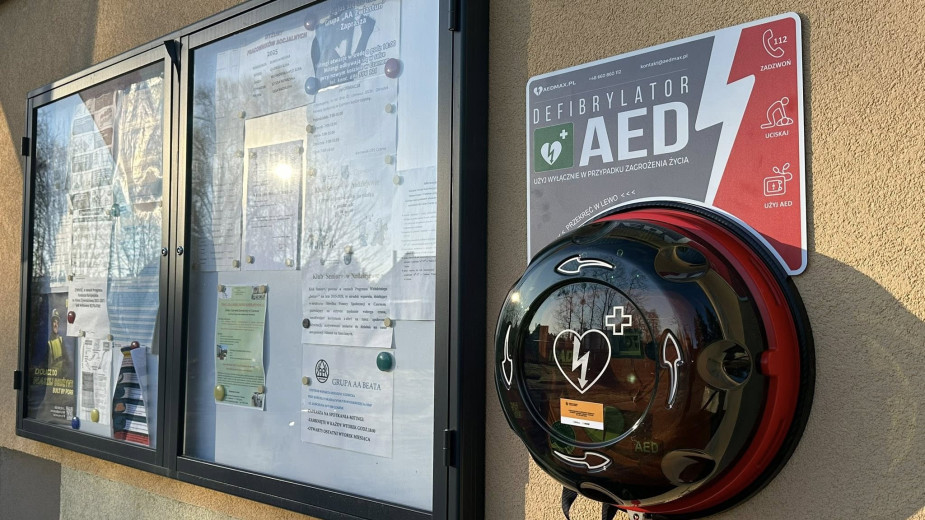 W gminie Czarne pojawiają się kolejne defibrylatory. Samorząd kupił ich piętnaście