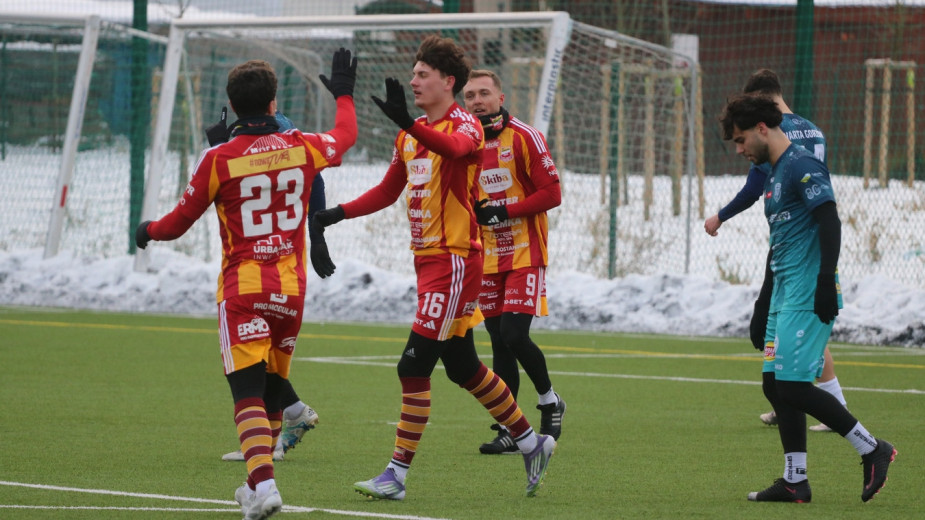 Chojniczanka wygrała drugi sparing, a Jakub Oleksiewicz strzelił dwa gole w urodziny. Warta Gorzów Wielkopolski pokonana 42 FOTO