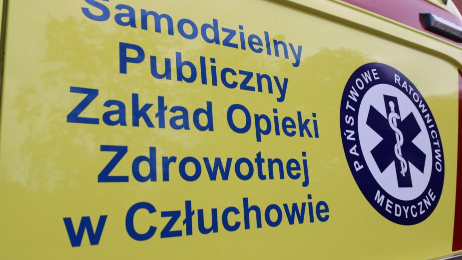Pomagali dwóm pacjentom jednocześnie. Trzyosobowy ZRM z Człuchowa sprawdził się podczas akcji w centrum miasta