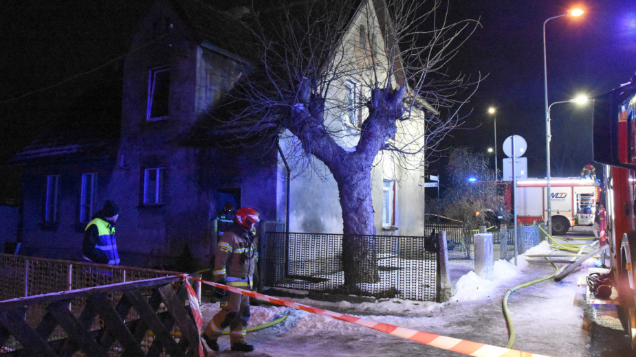 Pożar domu przy ulicy Gdańskiej w Chojnicach. Szczęśliwie obyło się bez rannych FOTO