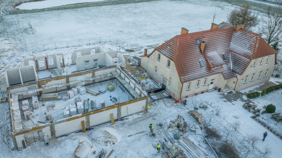 Gmina Brusy rozpoczęła budowę sali gimnastycznej w Zalesiu. Inwestycja jest warta blisko 4,5 mln zł