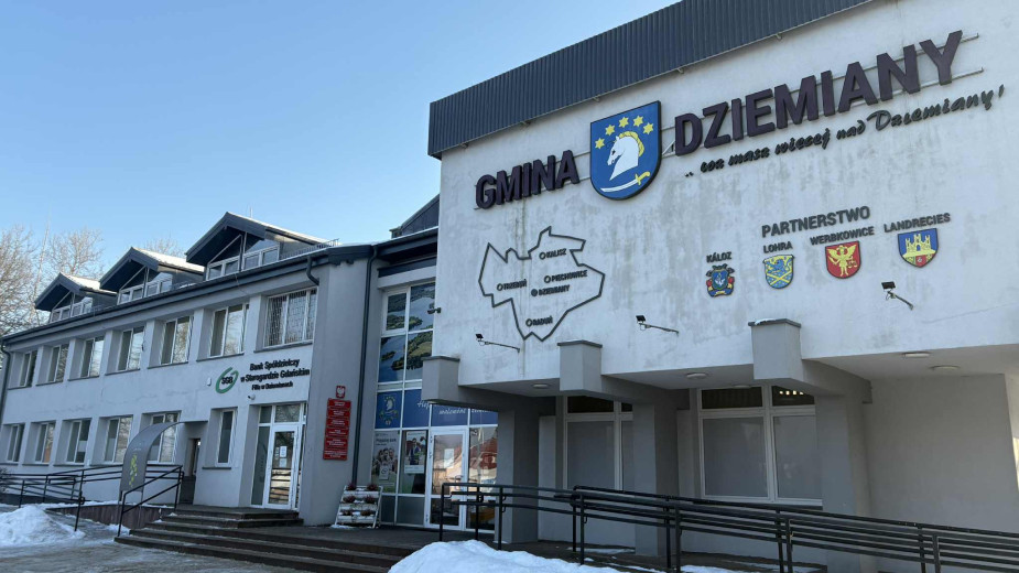 Remontują łazienki i poszczególne pomieszczenia, planują też montaż windy. Trwa remont w Urzędzie Gminy Dziemiany