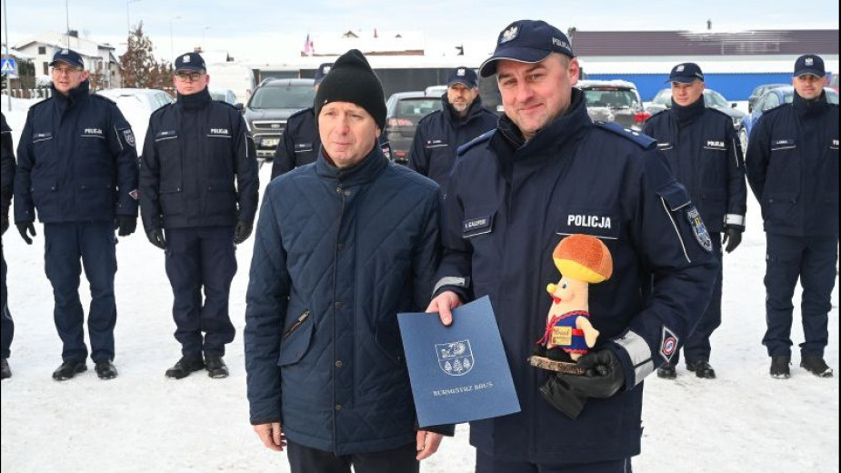 Brusy mają komisariat zamiast posterunku policji. Mundurowi odebrali także nowe, nieoznakowane auto FOTO