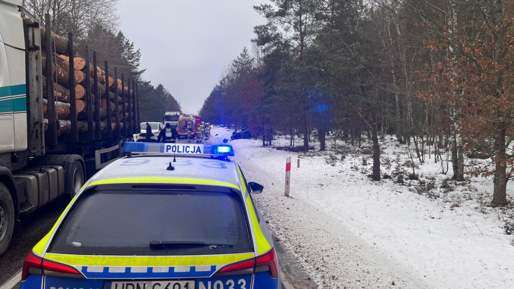 Poważny wypadek na drodze krajowej 25 w Sporyszu w gminie Rzeczenica. Utrudnienia w ruchu już się zakończyły (FOTO, AKTUALIZACJA)