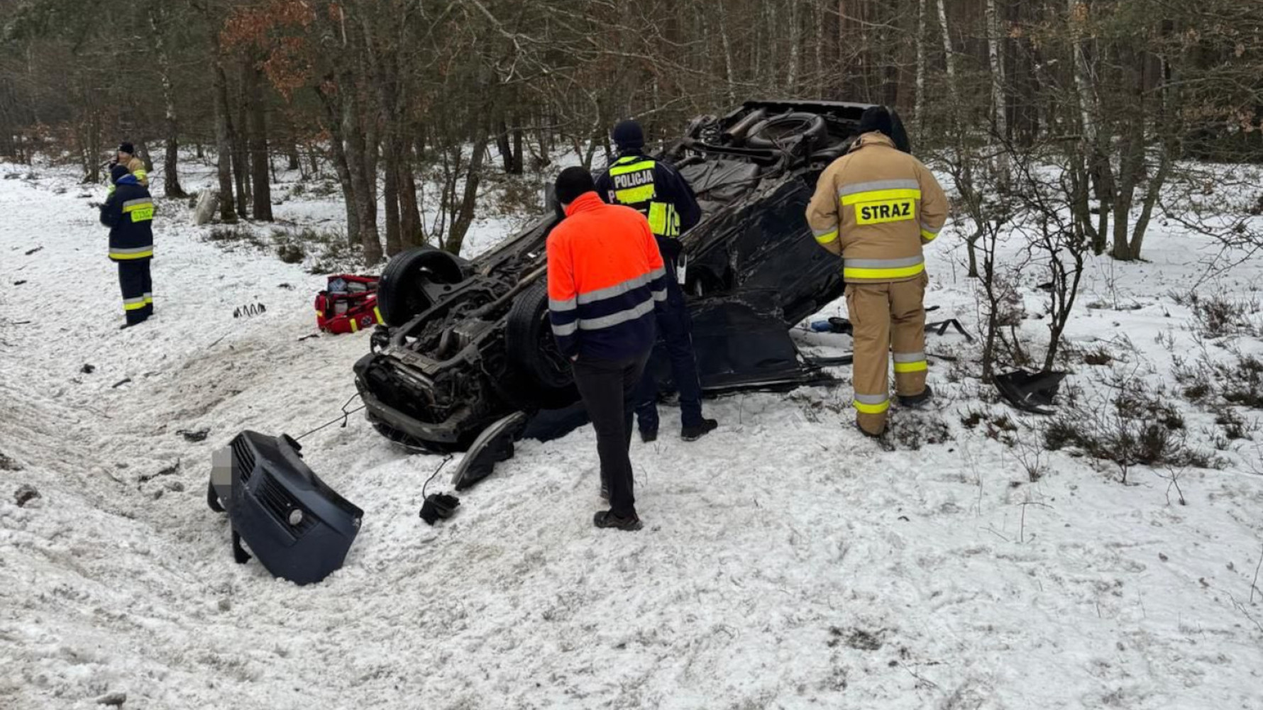 Poważny wypadek na drodze krajowej 25 w Sporyszu w gminie Rzeczenica. Utrudnienia w ruchu już się zakończyły (FOTO, AKTUALIZACJA)
