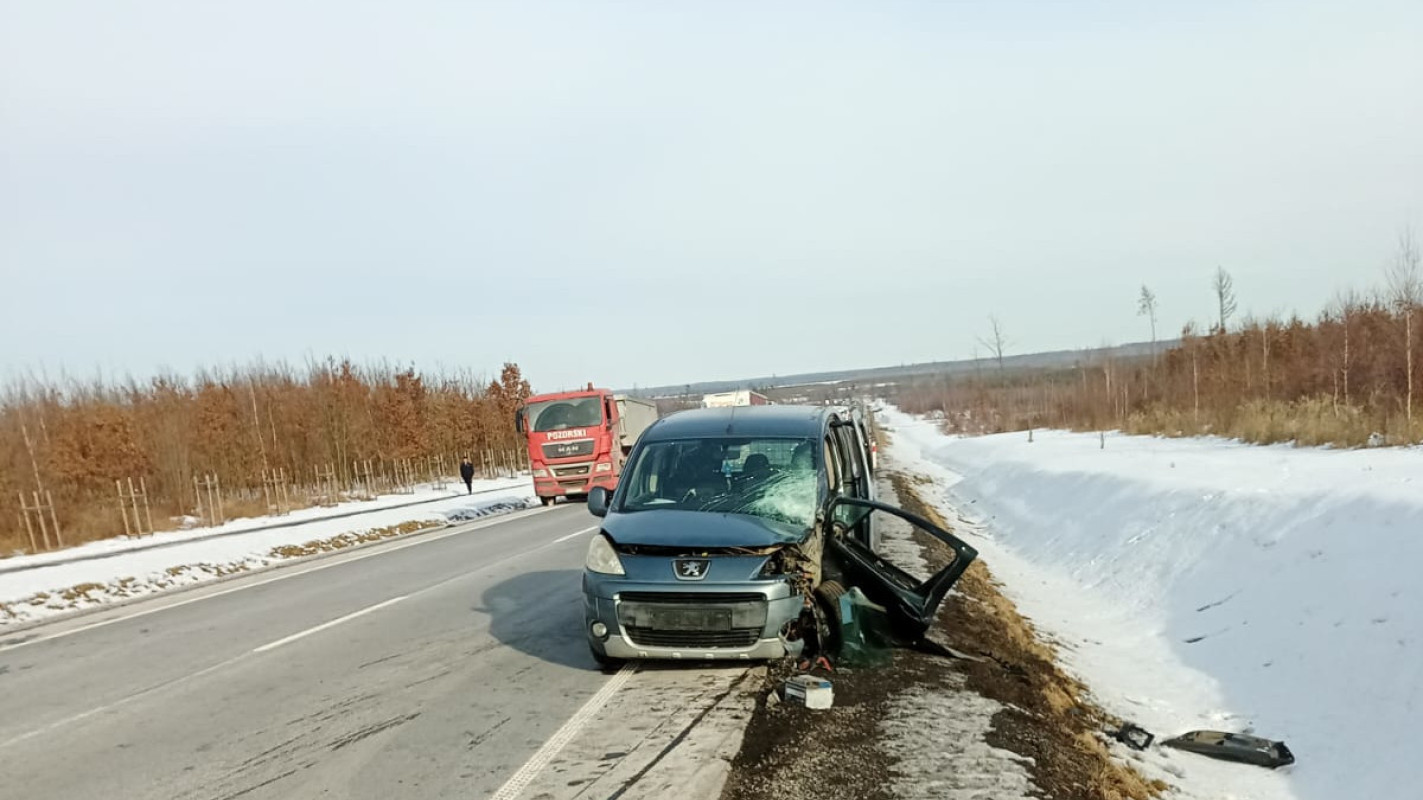 Zdarzenie drogowe na drodze krajowej 22 na odcinku Jeziorki-Rytel. Policja ma już pierwsze ustalenia (FOTO, AKTUALIZACJA)