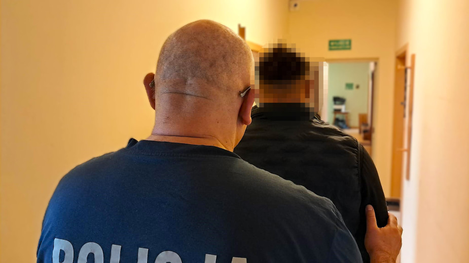 Zajechał drogę 70-latkowi i zniszczył mu samochód. 41-letniemu mieszkańcowi powiatu kościerskiego grozi za to do 7,5 roku więzienia