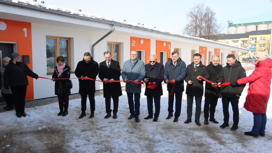Pogorzelcy będą mogli wkrótce wrócić pod dawny adres. Nowe budynki mieszkalne w Człuchowie oficjalnie otwarte FOTO