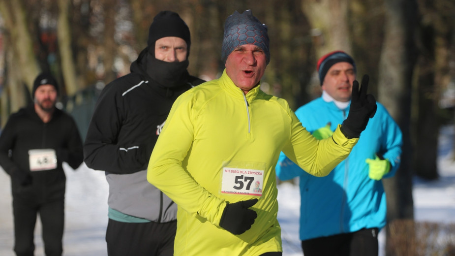 Najbardziej mroźna z dotychczasowych edycji Biegów dla Zbyszka w Chojnicach. Na trasie blisko 70 zawodników. Najważniejsze, żeby się nie bać tego zimnego FOTO