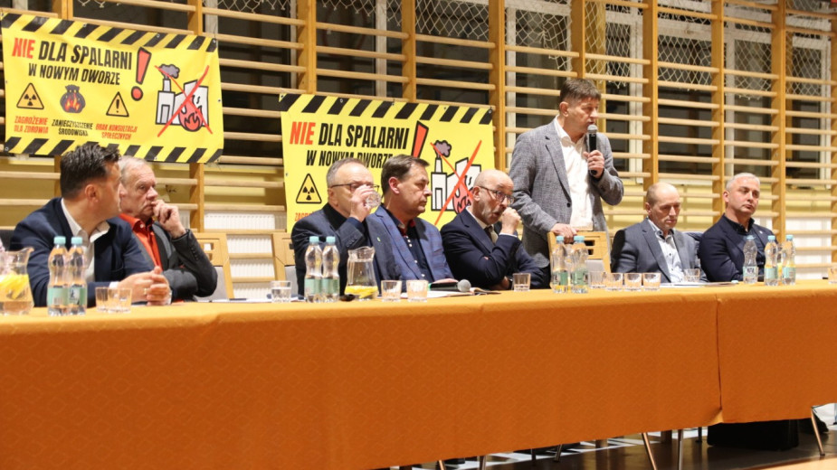 Jedni bronią pomysłu, inni uważają, że będzie szkodliwy dla mieszkańców. Burzliwe konsultacje społeczne w sprawie budowy spalarni przy ZZO w Nowym Dworze REPORTAŻ